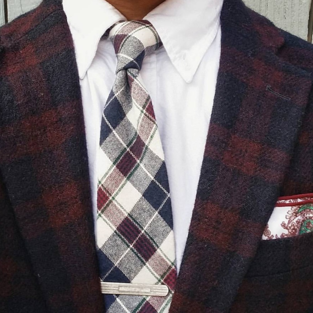 Men's Navy & Maroon Plaid Flannel Necktie - Picture 3 of 3